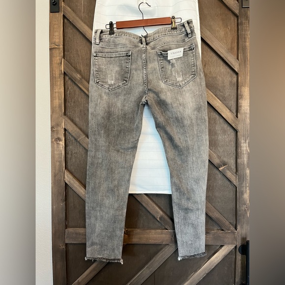 Vigoss Jeans (Brand New with Tags) - Picture 2 of 5